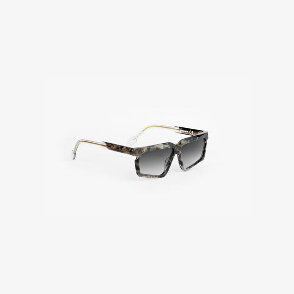 Motoko-Portrait-tartarugatogrigio-sunglasses-side