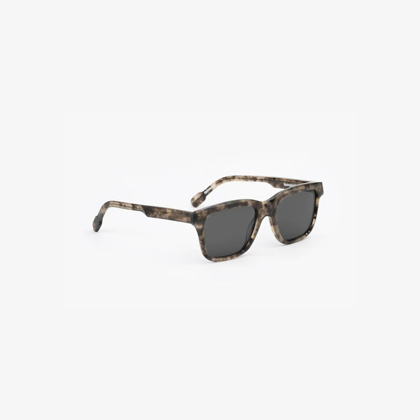 Theeditor-Portrait-tartarugatogrigio-sunglasses-side