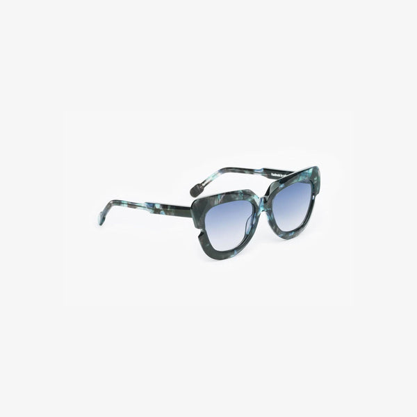 Themuse-Portrait-tartarugatoblu-sunglasses-side
